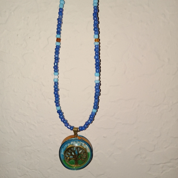 Tree of life on a necklace - Picture 3 of 4
